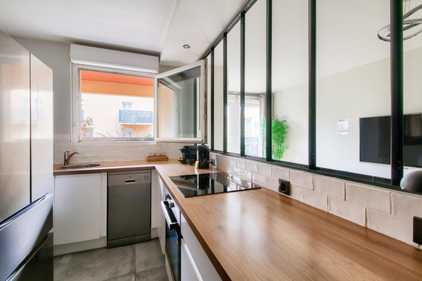 123Home - Suite & Spa Xl Монтеврен Экстерьер фото